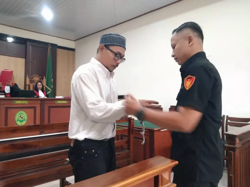 Divonis Seumur Hidup, Syahrama Pembunuh Driver Ojol di Gresik Menangis