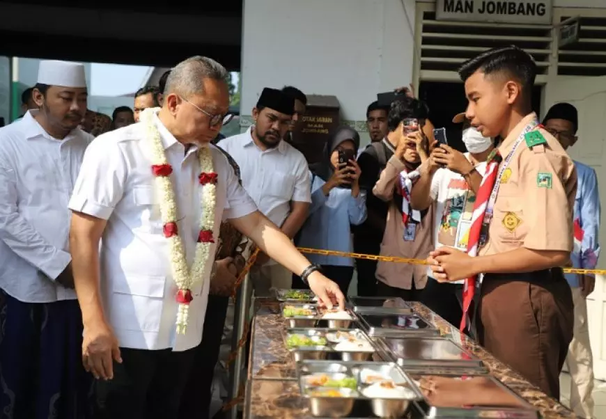 Menko Zulkifli Hasan: Akselerasi ke Sekolah Agama hanya 15 Persen