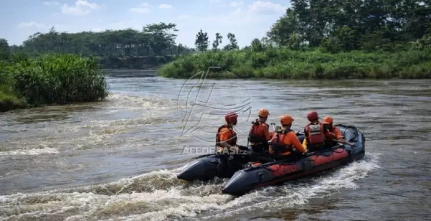 Perahu Karet Diterjunkan, Operasi SAR Wanita Hanyut di Brantas Meluas Hingga Radius 5 KM
