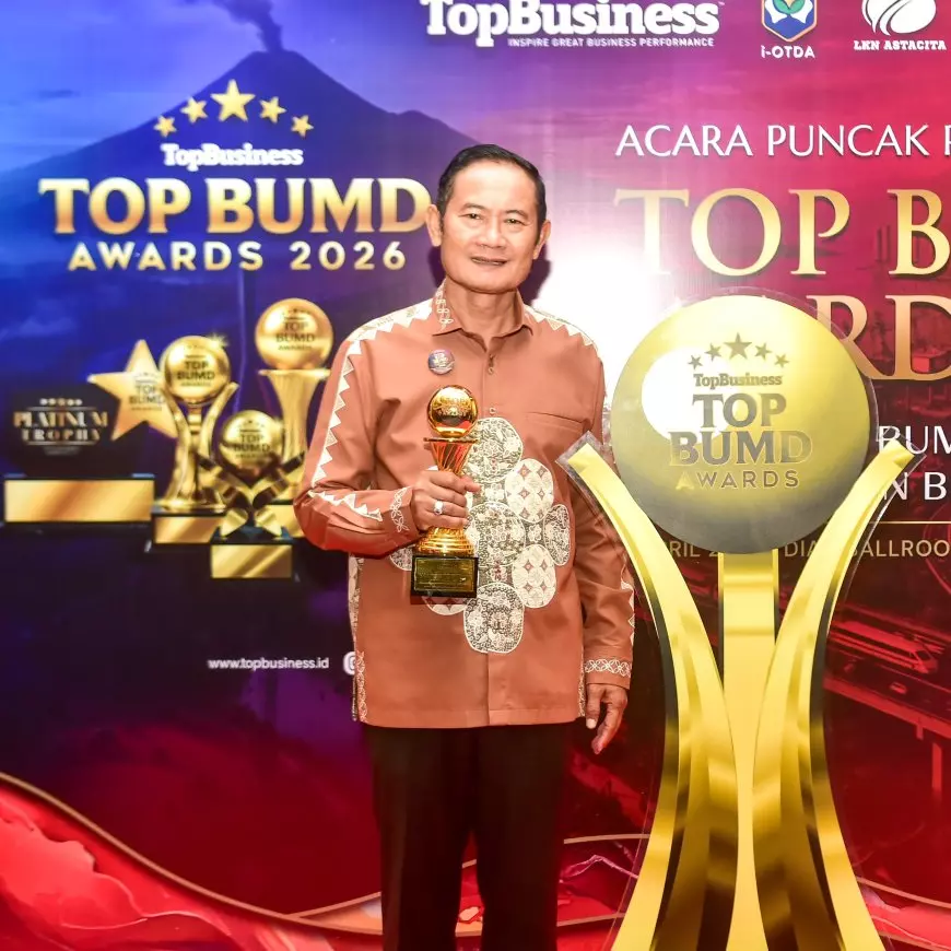 Bupati Lamongan dan Bank Daerah Raih Prestasi di Top BUMD Awards 2026
