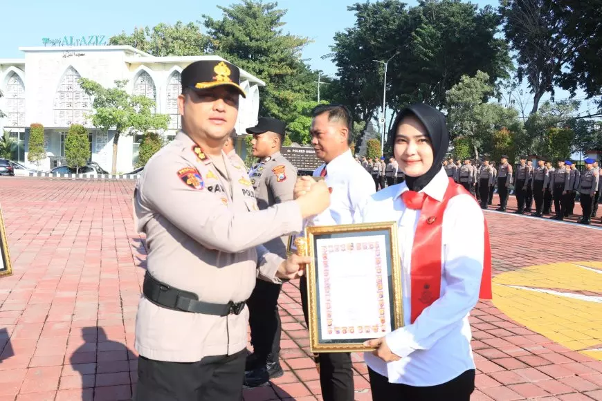 Bukan Sekadar Tugas, Ini Kisah Empati Polisi Gresik di Balik Penghargaan