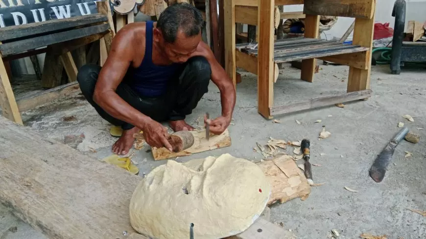 Sanggar Wayang Topeng Tri Purwo Budoyo Jombang Produksi Topeng Duplikat dan Merchandise Khas