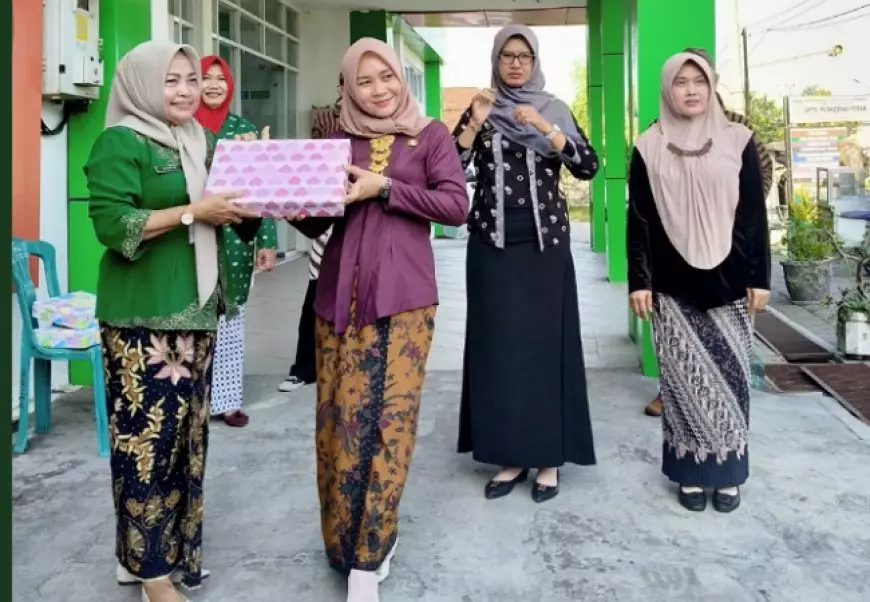 Rayakan Hari Kartini, Puskesmas Perak Jombang Gelar Lomba Fashion Show