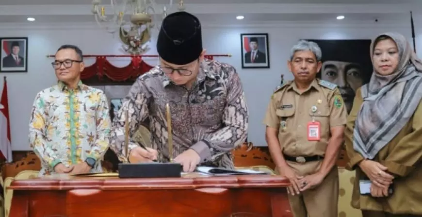 Percepat Ekonomi, Bupati Trenggalek Teken Akta Pembiayaan Rp 70 Miliar untuk Infrastruktur dan Wisata