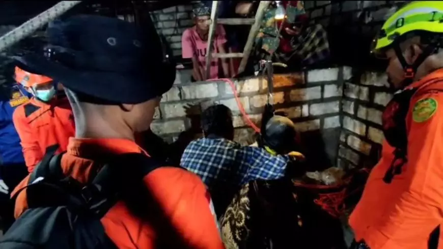 Wanita Di Gresik Meninggal Jatuh ke Sumur 10 Meter, Tim SAR Evakuasi Terkendala Sempitnya Sumur