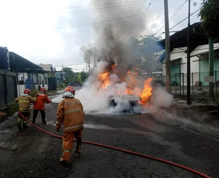 Diduga Overheat Baterai, Mobil Listrik Hyundai Kona Hangus Terbakar