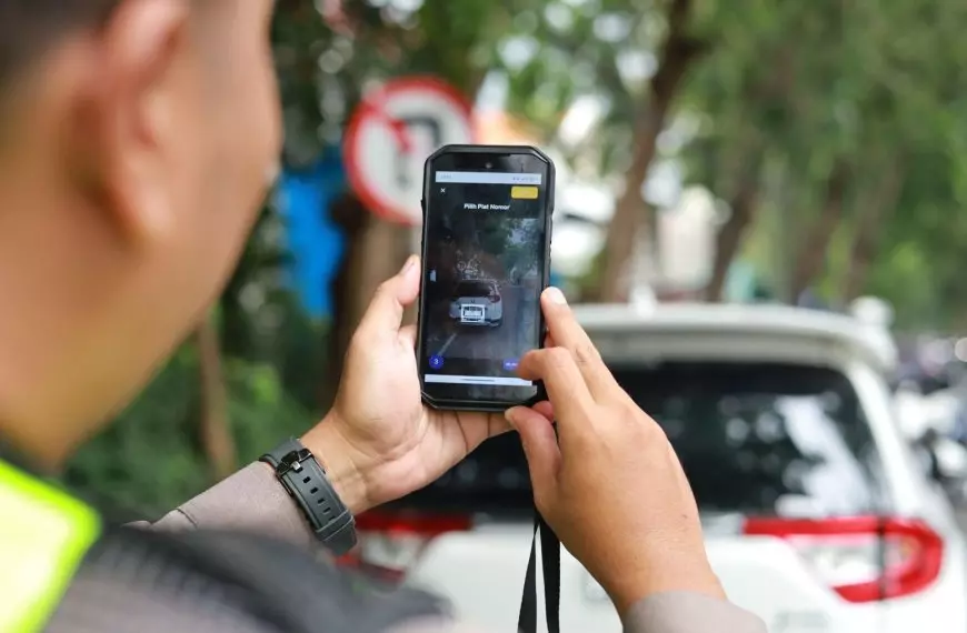 Tilang Digital di Gresik Makin Canggih, Satlantas Resmi Terapkan ETLE Handheld
