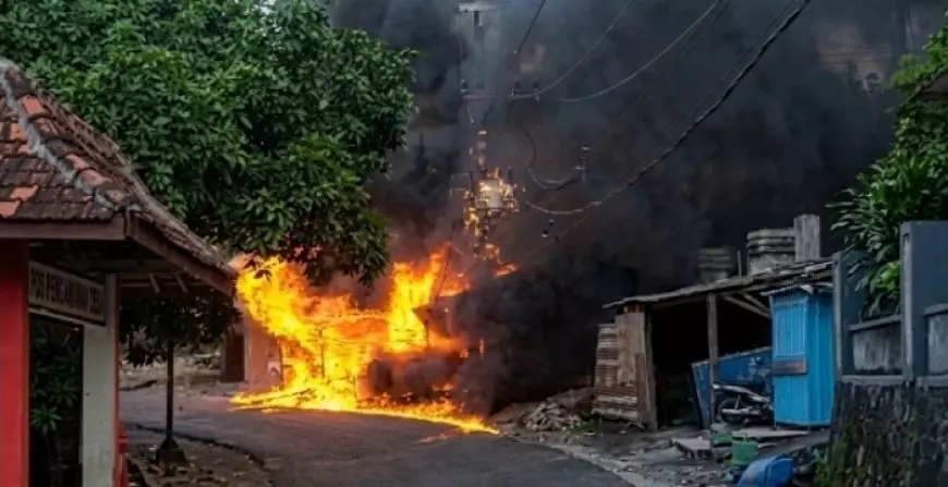 Ludes dalam Sekejap! Korsleting JTR Picu Ledakan BBM di Toko Meracang Besuki, Kerugian Rp350 Juta