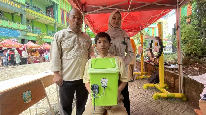 Siswa Kreatif di Lamongan Ciptakan Tempat Sampah Otomatis Berbasis Robotika, Terinspirasi dari Bank Sampah