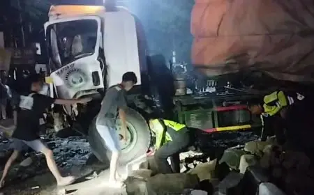 Truk Tronton Hantam Bus dan Truk di Jalur Nasional Lamongan, Diduga Sopir Mengantuk