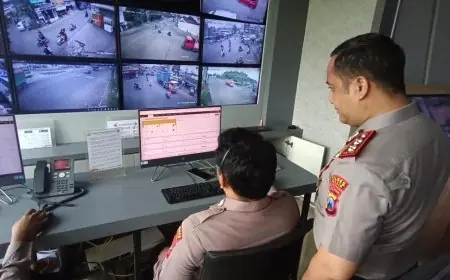 Sidak Pelayanan Publik, Kapolres Gresik Pastikan SKCK dan Hotline 110 Siaga 24 Jam