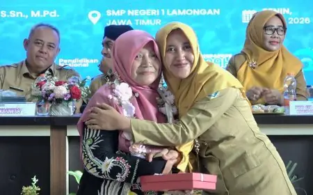 Sertijab Kepala SMPN 1 Lamongan, Yayuk Setia Rahayu Titipkan Pesan Jaga Tradisi Juara