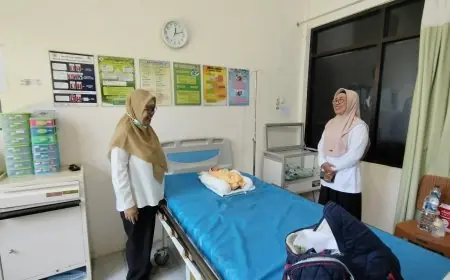 Ditinggal di Depan Kandang, Bayi Perempuan di Kendit Ditemukan Menggigil Terbungkus Tikar