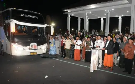 Bupati Situbondo Lepas Keberangkatan 997 CJH, Titip Doa untuk Kesejahteraan Daerah