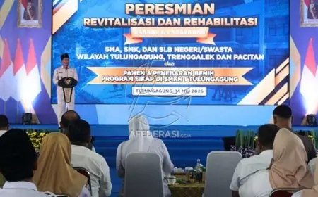 Dampingi Gubernur Khofifah, Plt Bupati Tulungagung Sebut Revitalisasi Sekolah Bentuk Pendidikan Adaptif