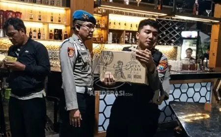Gerebek Hiburan Malam di Tulungagung, Petugas Sita Puluhan Botol Miras Ilegal di Hexa