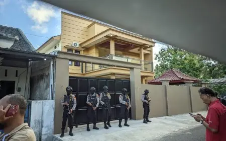KPK Geledah Rumah Pengusaha Asal Pacitan