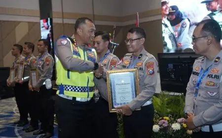 Sinergitas Operasi Gabungan, Satlantas Polres Trenggalek Sabet Penghargaan Polda Jatim
