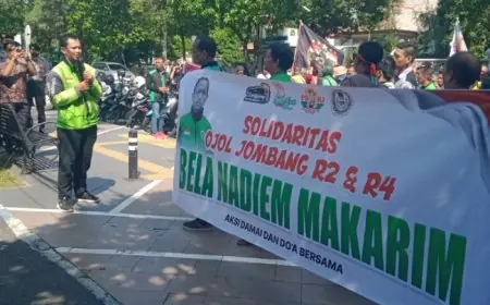 Ratusan Driver Ojol Jombang Gelar Aksi Damai, Minta Nadiem Makarim Dibebaskan Tuntutan Korupsi Chromebook