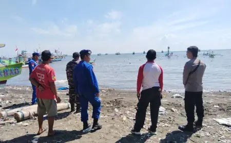 Kapal Nelayan Tenggelam di Perairan Situbondo, 13 ABK Selamat Usai Terombang-ambing