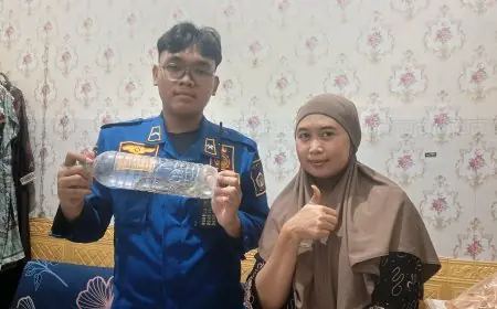 Ular Coros di Kasur, Membuat Pemilik Rumah Shock, Damkar Gresik Temukan Ular di Tumpukan Buku
