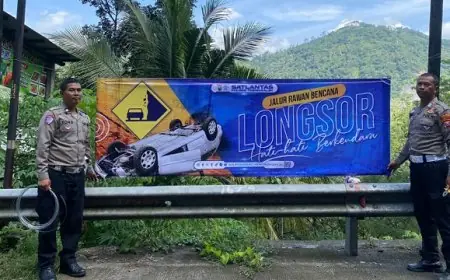 Antisipasi Longsor Susulan di KM 16 Trenggalek-Ponorogo, Polres Pasang Spanduk Peringatan