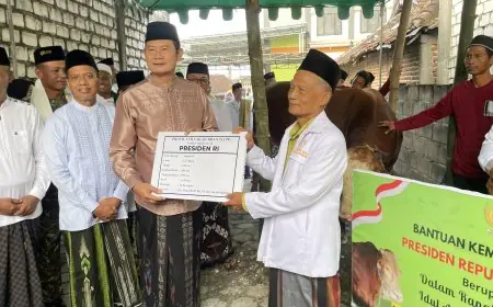 Bupati Lamongan Serahkan Sapi Kurban Bantuan Presiden Prabowo di Desa Mojosari