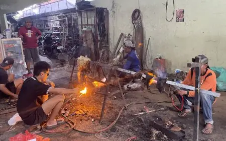 Cuan Jutaan Rupiah dari Jasa Bakar Kepala dan Kaki Hewan Kurban