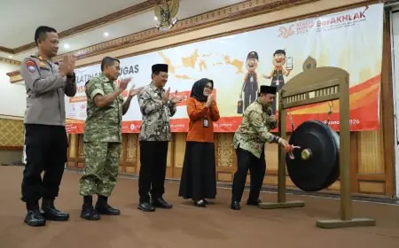 Bupati Jombang Pukul Gong, Dukung Penuh Sensus Ekonomi 2026 Demi Data Berkualitas