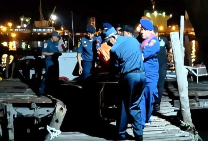 Tragedi Laut Gresik: Kapal Muat Besi Tua Tenggelam, 1 Tewas dan 2 Nelayan Hilang