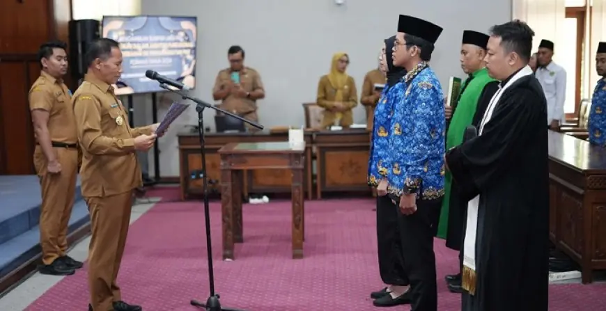 Perkuat Birokrasi, Plt Bupati Tulungagung Ahmad Baharudin Resmi Lantik 74 PNS Formasi Terbaru