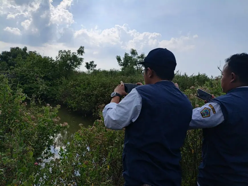 Limbah Tambak Udang Diduga Cemari Pesisir Banyuurip Gresik, Nelayan Keluhkan Hasil Tangkapan Turun
