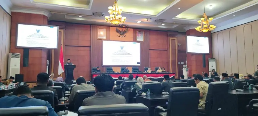 DPRD Jombang Bahas Raperda Jasa Konstruksi, Bupati Warsubi: Wujudkan Tata Kelola Profesional dan Transparan
