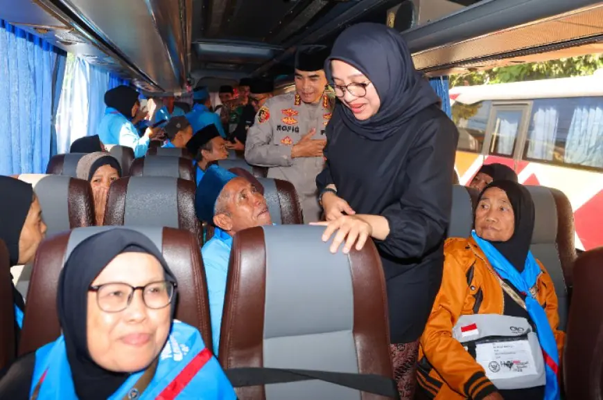 Bupati Ipuk Lepas 1.312 Jemaah Haji Banyuwangi Terbagi Lima Kloter