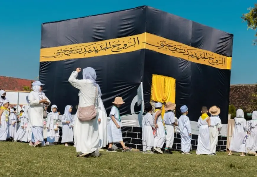 Yayasan Pendidikan Islam Terpadu Robbani Gelar Manasik Haji Akbar
