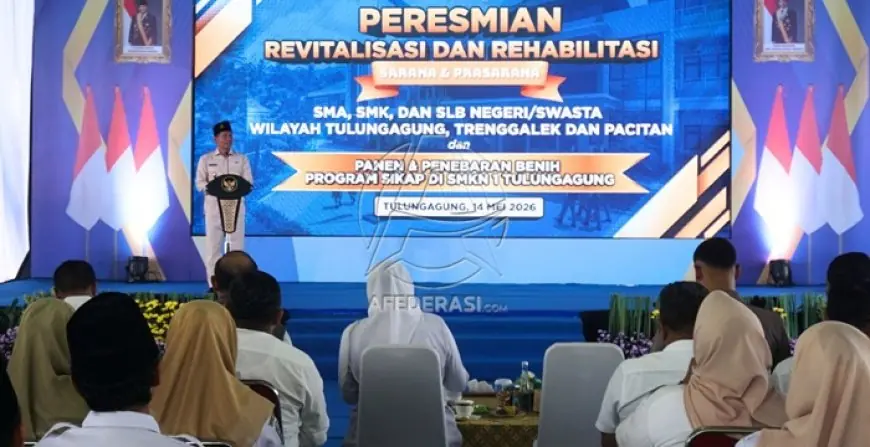 Dampingi Gubernur Khofifah, Plt Bupati Tulungagung Sebut Revitalisasi Sekolah Bentuk Pendidikan Adaptif