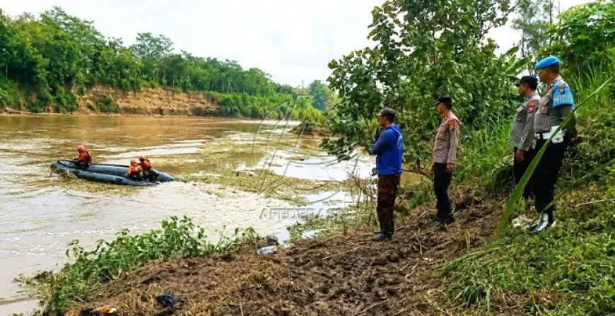 Basarnas Kerahkan Tim SAR Cari Warga Ngantru yang Hilang Saat Flushing di Sungai Brantas