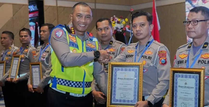 Komitmen Layanan Lalu Lintas, Satlantas Polres Tulungagung Sabet Empat Penghargaan dari Polda Jatim