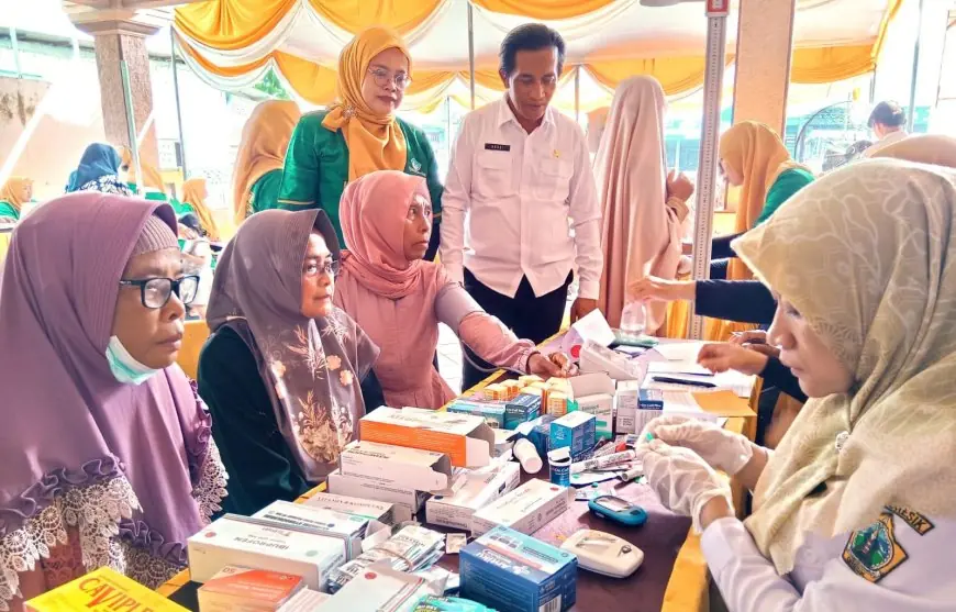 Hari Posyandu Nasional di Pranti Gresik, Ratusan Warga Nikmati Layanan Kesehatan Gratis