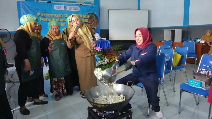 Diversifikasi Produk, DKP Jatim Gelar Pelatihan Olahan Perikanan untuk UMKM Lamongan