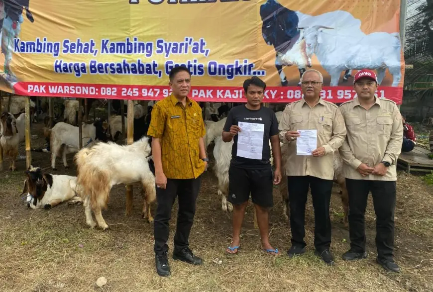 Pastikan Aman dan Sehat, Dispertan Gresik Turun Langsung Cek Lapak Hewan Kurban