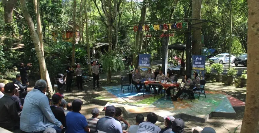 Edukasi Tertib Lalu Lintas, Ditlantas Polda Jatim Sapa Warga Trenggalek di Hutan Kota