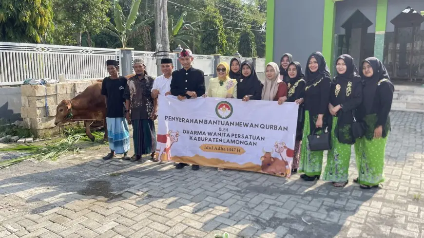 DWP Lamongan Salurkan Bantuan Sapi Kurban untuk Warga