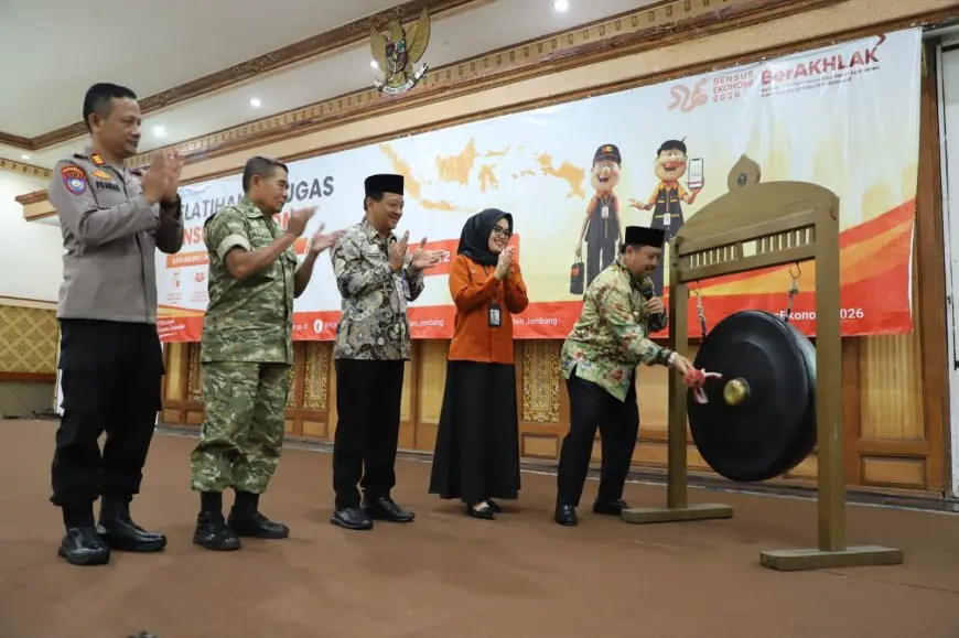 Bupati Jombang Pukul Gong, Dukung Penuh Sensus Ekonomi 2026 Demi Data Berkualitas
