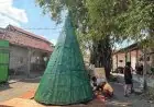 Gunungan Tumpeng Raksasa 4,5 Meter KWGe Gresik Berisi 3.000 Nasi Krawu Siap Catatkan Rekor MURI