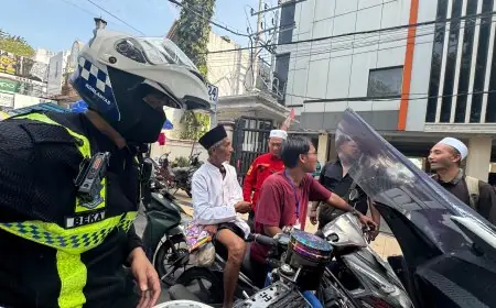 Cerita Haru, Terpisah di Tengah Lautan Jamaah  Haul di Gresik, Lansia asal Mojokerto dipulangkan Polisi