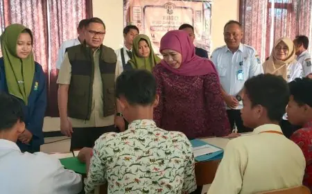 Gubernur Jatim Apresiasi SPMB Gresik yang Transparan dan Tertib Tanpa Antrean Panjang