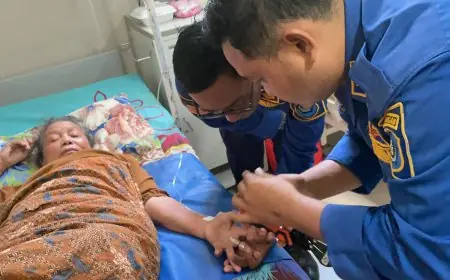 Jari Pasien Puskesmas Tikung Lamongan Bengkak akibat Cincin, Petugas Damkar Turun Tangan