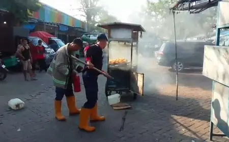 Gerobak Singkong Keju di Lamongan Terbakar, Penjual Panggil Damkar