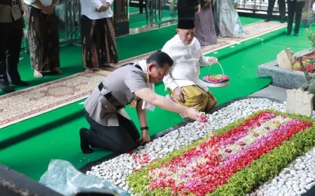 Ziarah ke Makam Gus Dur, Kapolri dan Forkopimda Jombang Perkuat Sinergi Kebangsaan